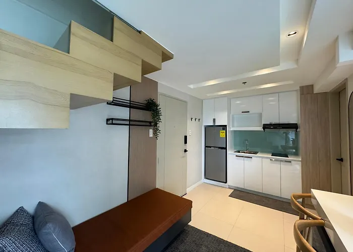 Dazzling Fully Furnished Unit Bgc W Pool شقة *