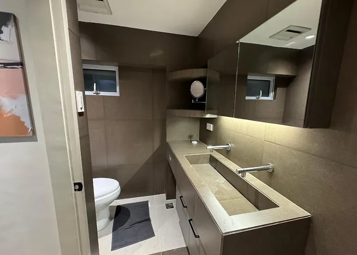 Dazzling Fully Furnished Unit Bgc W Pool *