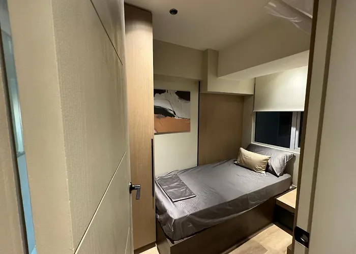 Dazzling Fully Furnished Unit Bgc W Pool